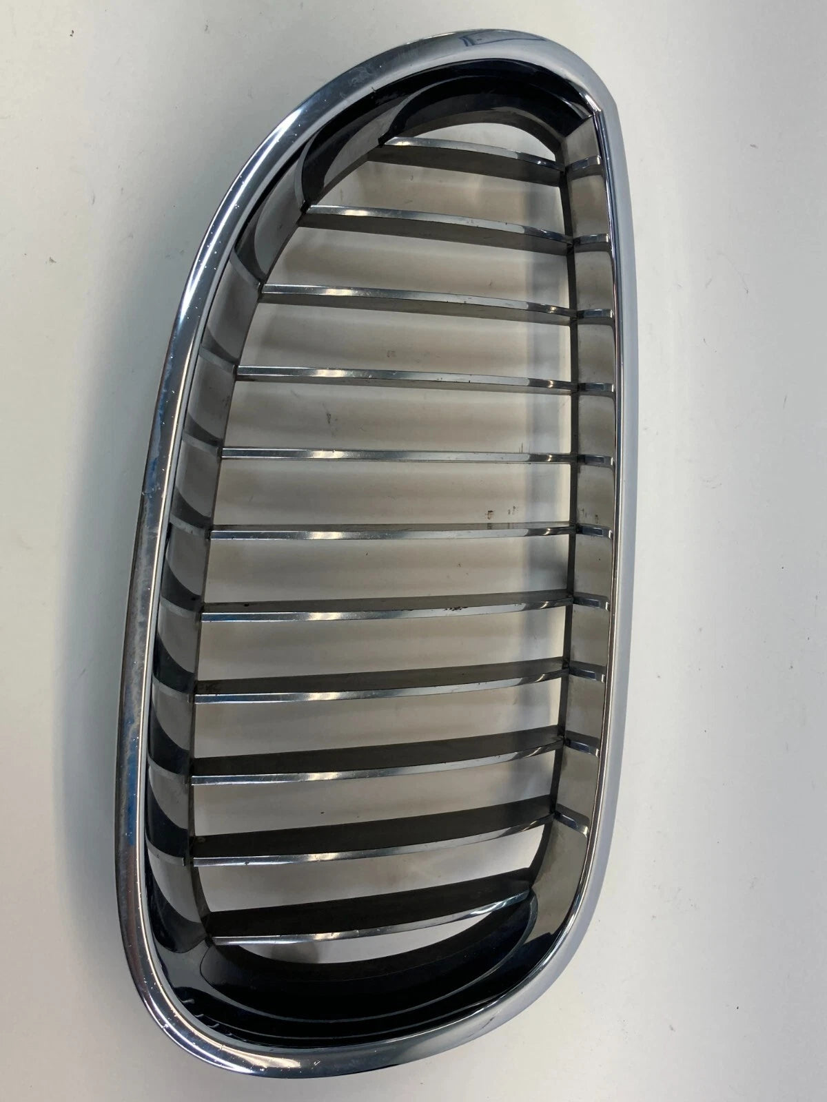 2009 2010 BMW 535I XDRIVE SEDAN RIGHT PASSENGER GRILLE UPPER BUMPER 106271 OEM