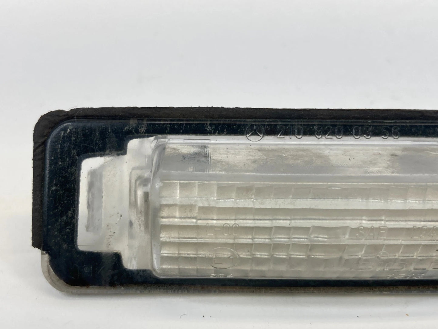 1998-2002 MERCEDES-BENZ E430 REAR TRUNK LICENSE PLATE LIGHT LAMP 2108200356 OEM