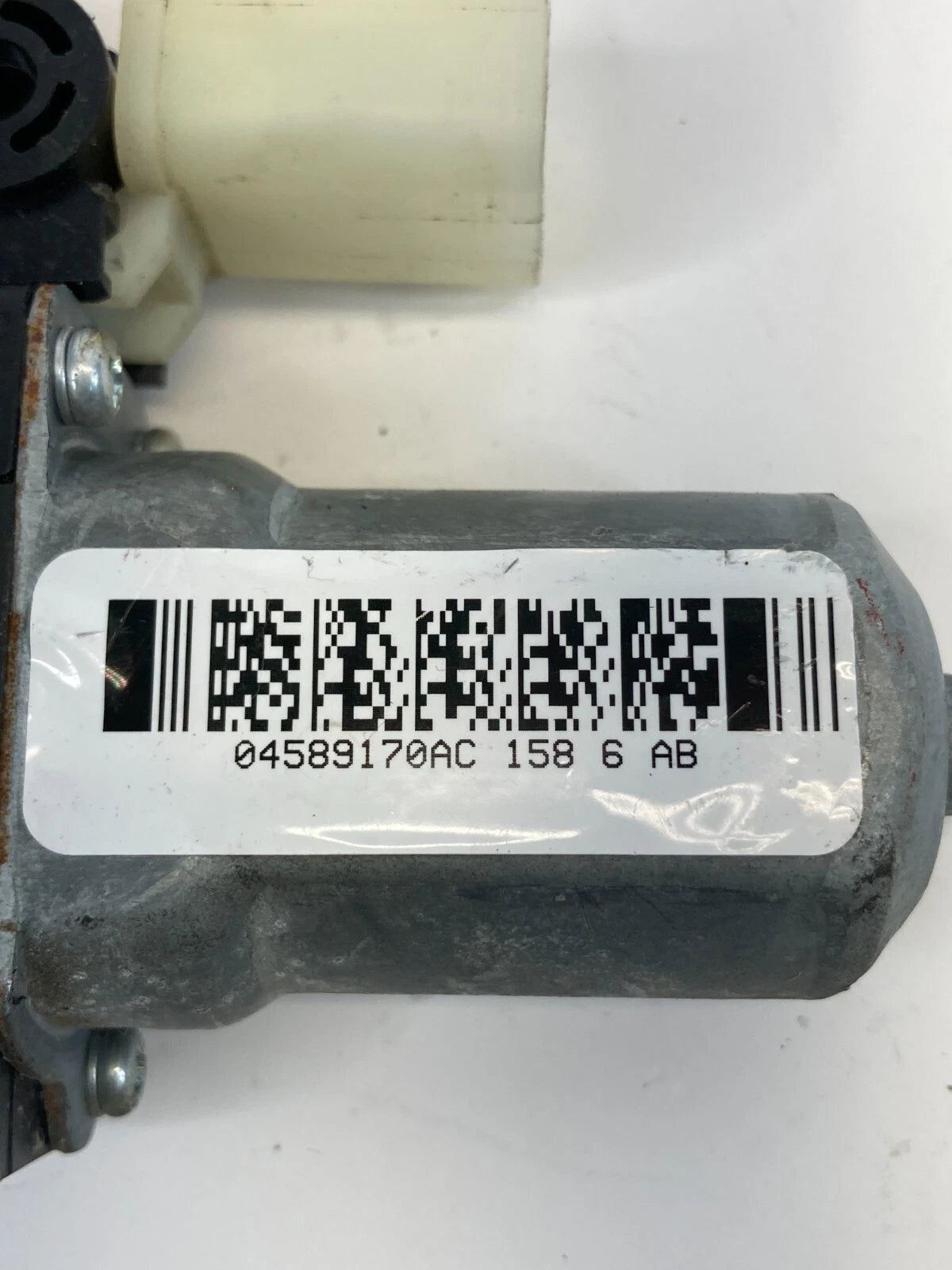 2006 2007 JEEP GRAND CHEROKEE FRONT RIGHT DOOR POWER WINDOW MOTOR 4589170AC OEM