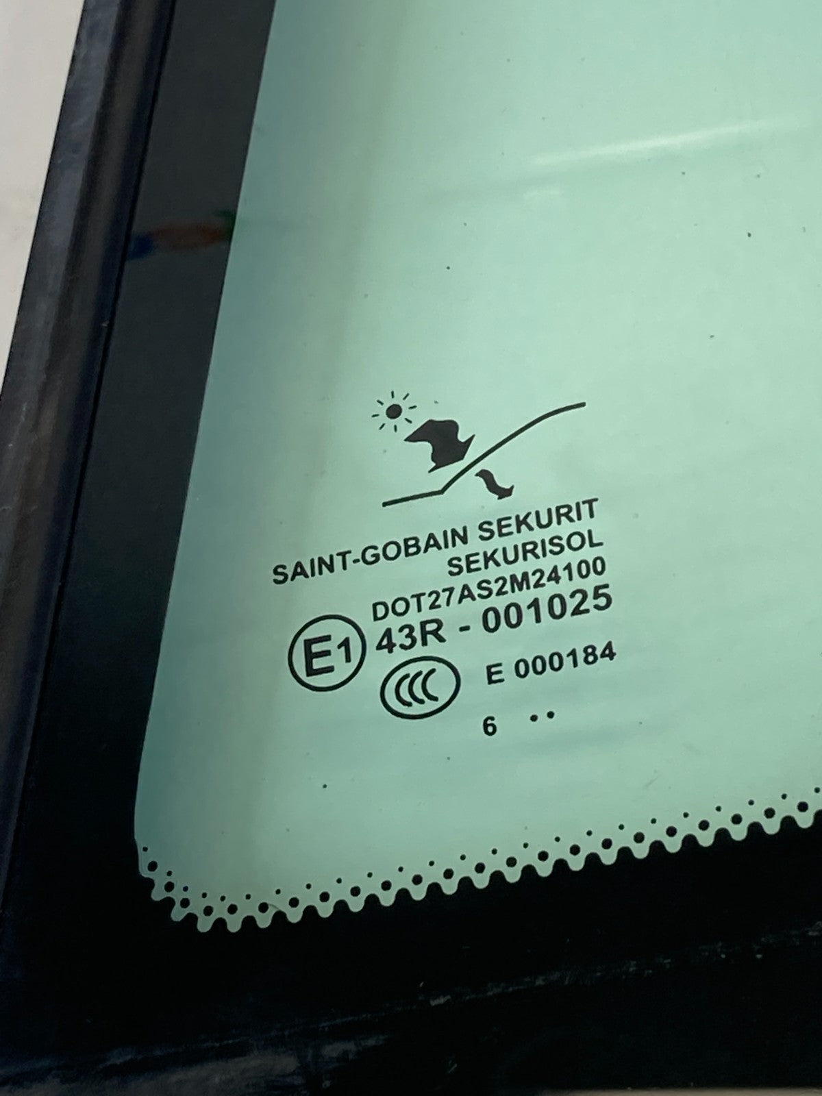 2003-2011 Saab 9-3 93 Sedan Rear Left Side Door Window Glass Vent Quarter Panel