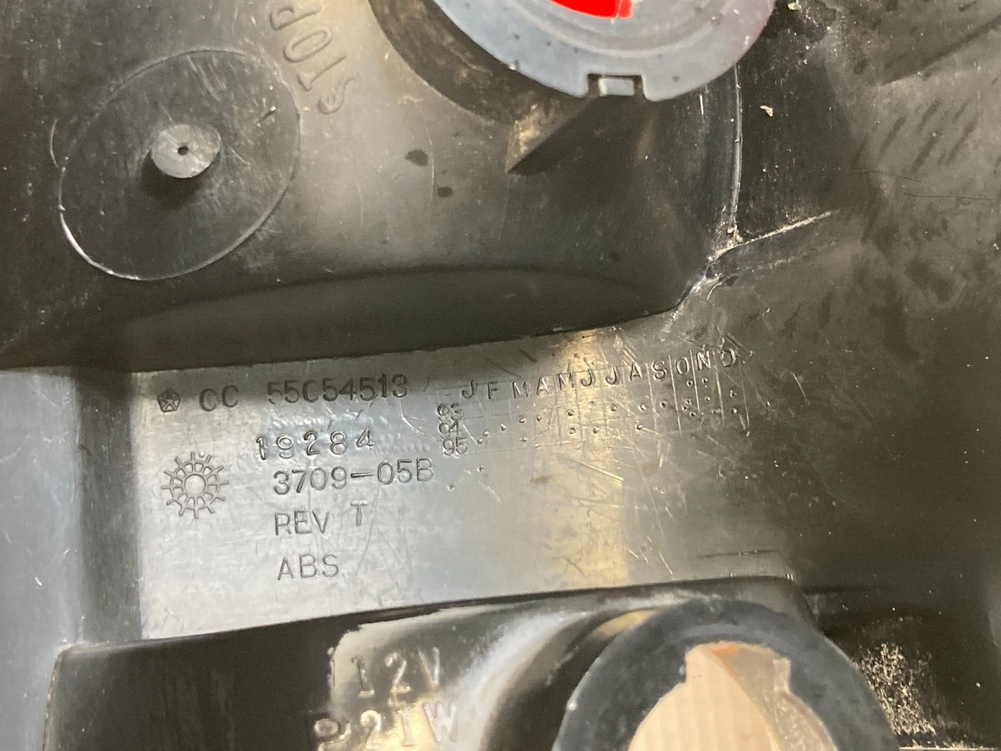 93-98 Jeep Grand Cherokee Rear Left Driver Side Tail Light Taillight 55C54513