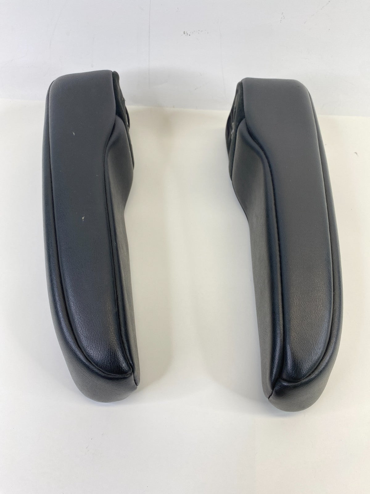 2008-2012 Buick Enclave 2nd Row Rear Left & Right Seat Armrest Arm Rest Pair