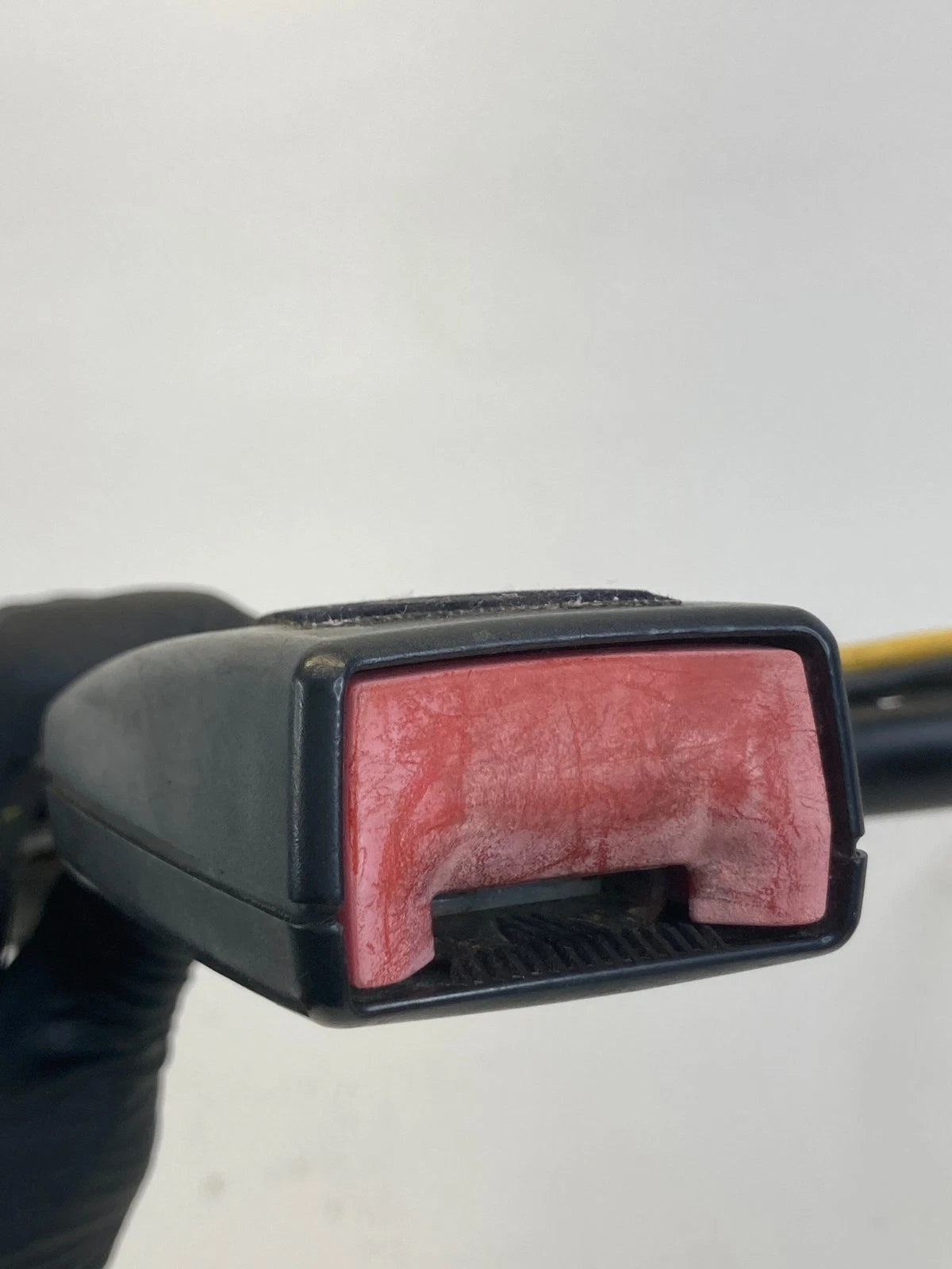 2005-2007 MERCURY MARINER FRONT RIGHT SIDE SEAT BELT BUCKLE 6L84-7861202-A OEM