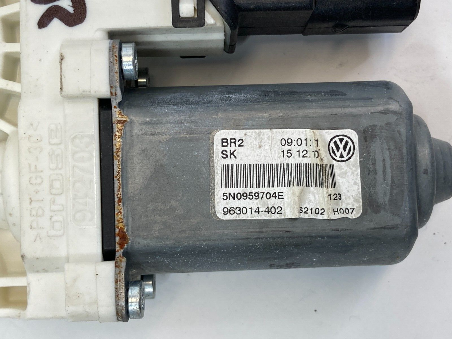 2009-2011 Volkswagen Tiguan Rear Right Side Door Power Window Motor 5N0959704E