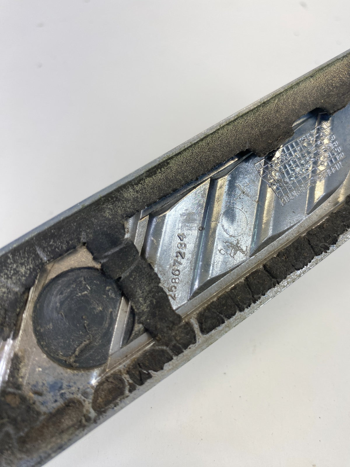 2008-2012 Buick Enclave Front Right Side Hood Exterior Molding Chrome 25867284