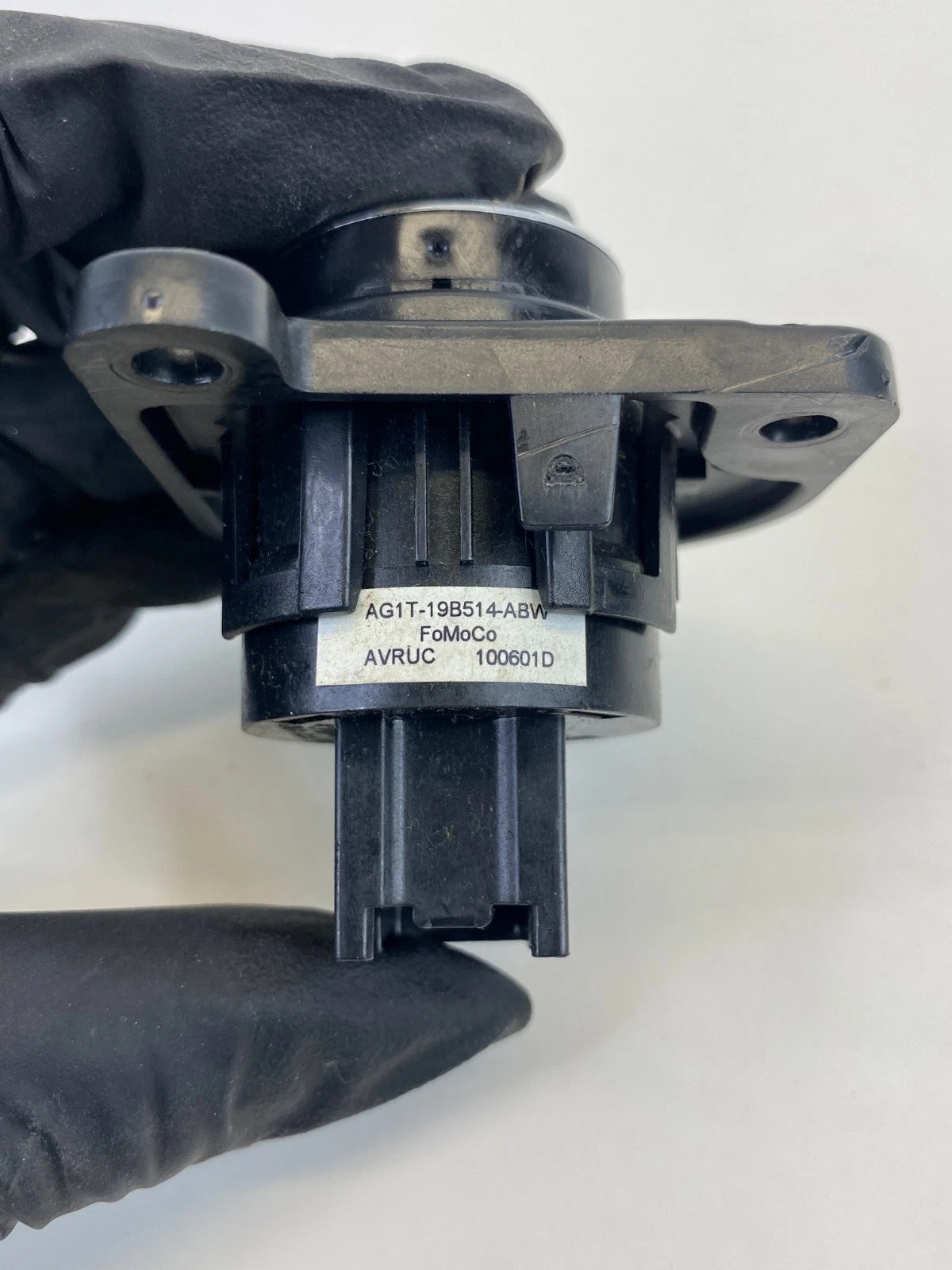 2010-2019 FORD TAURUS TRUNK OPEN RELEASE BUTTON SWITCH AG1T-19B514-ABW OEM