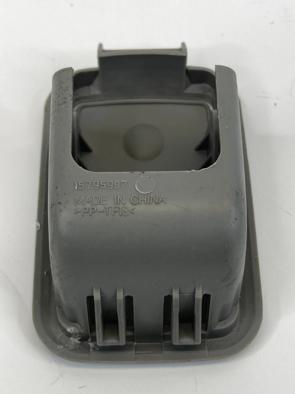 06-13 CHEVROLET IMPALA REAR DECK CHILD SEAT LOWER ANCHOR COVER TRIM 15795997 OEM
