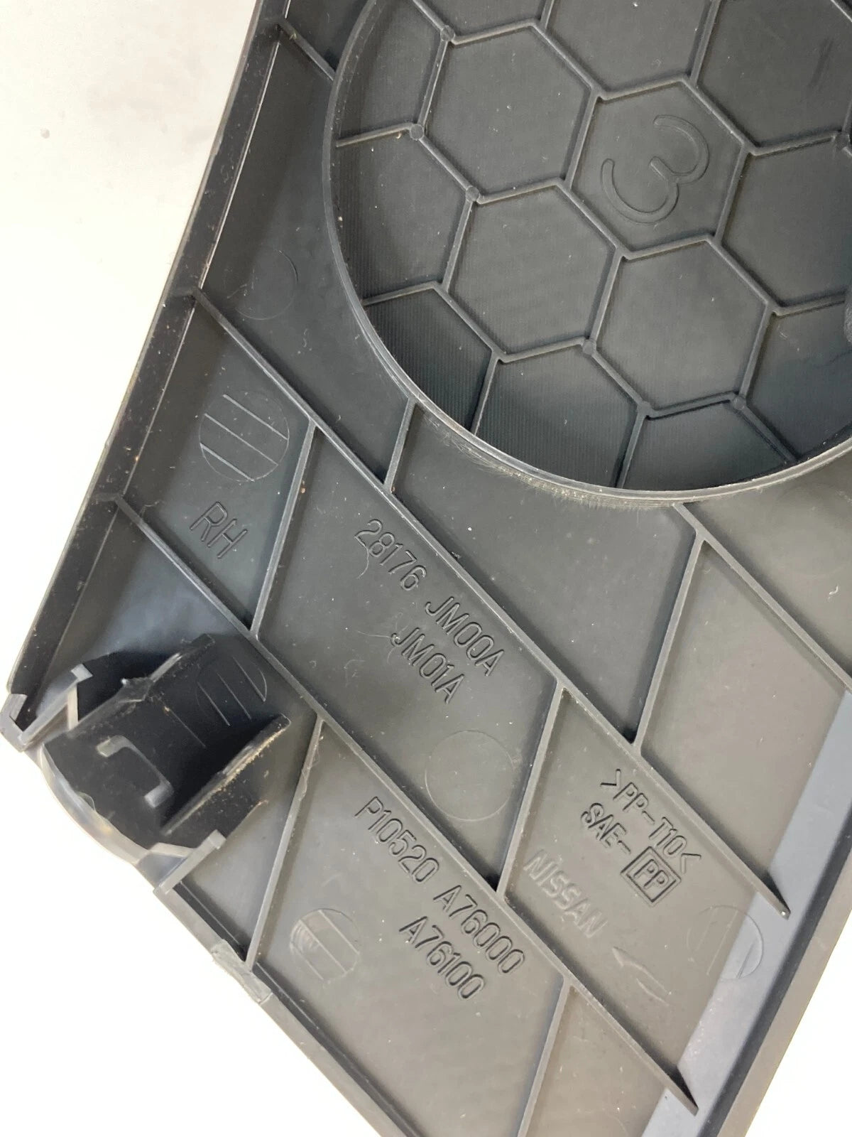 2008 09 2010 NISSAN ROGUE DASH RIGHT PASSENGER SPEAKER COVER GRILLE 28176-JM00A