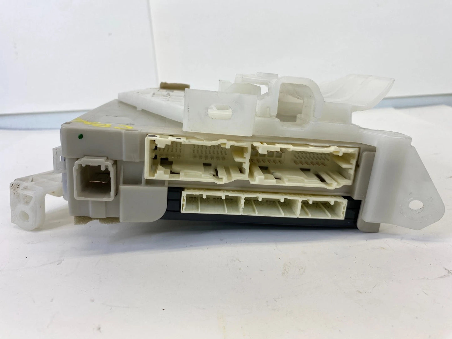 10 11 TOYOTA PRIUS 1.8L A/T BODY CONTROL MODULE COMPUTER BCM UNIT 8922147130 OEM