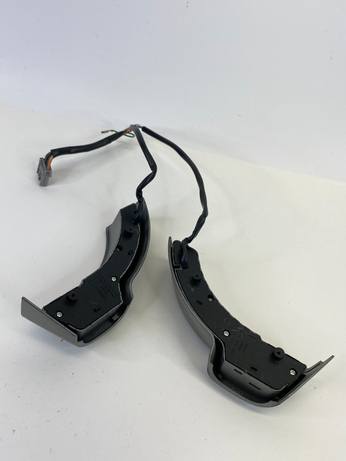 2008-2013 Nissan Rogue Steering Wheel Cruise & Radio Control Switches Assy OEM