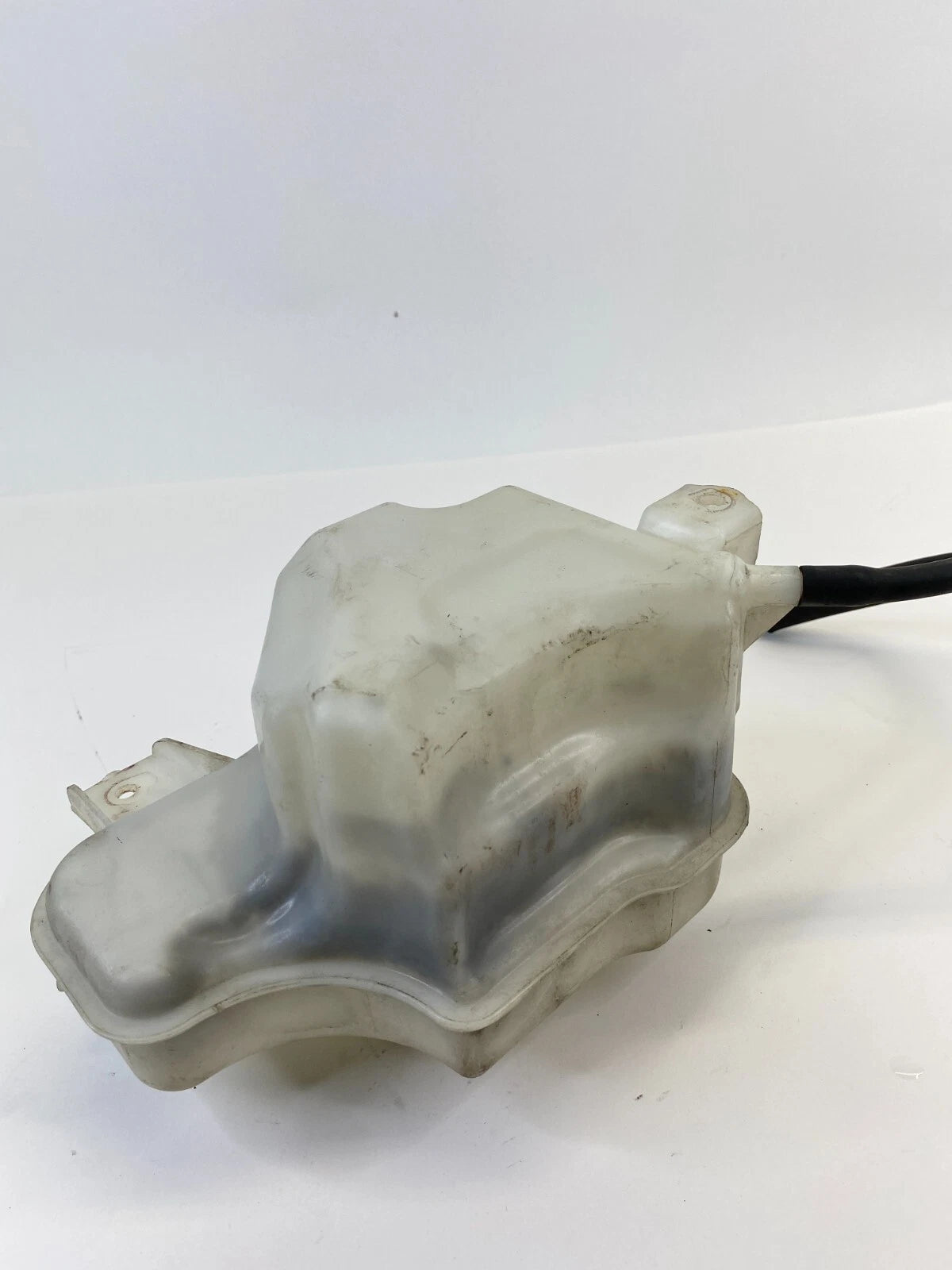 2011-2014 HYUNDAI SONATA ENGINE COOLANT RESERVOIR TANK ASSEMBLY 25430-2T000 OEM