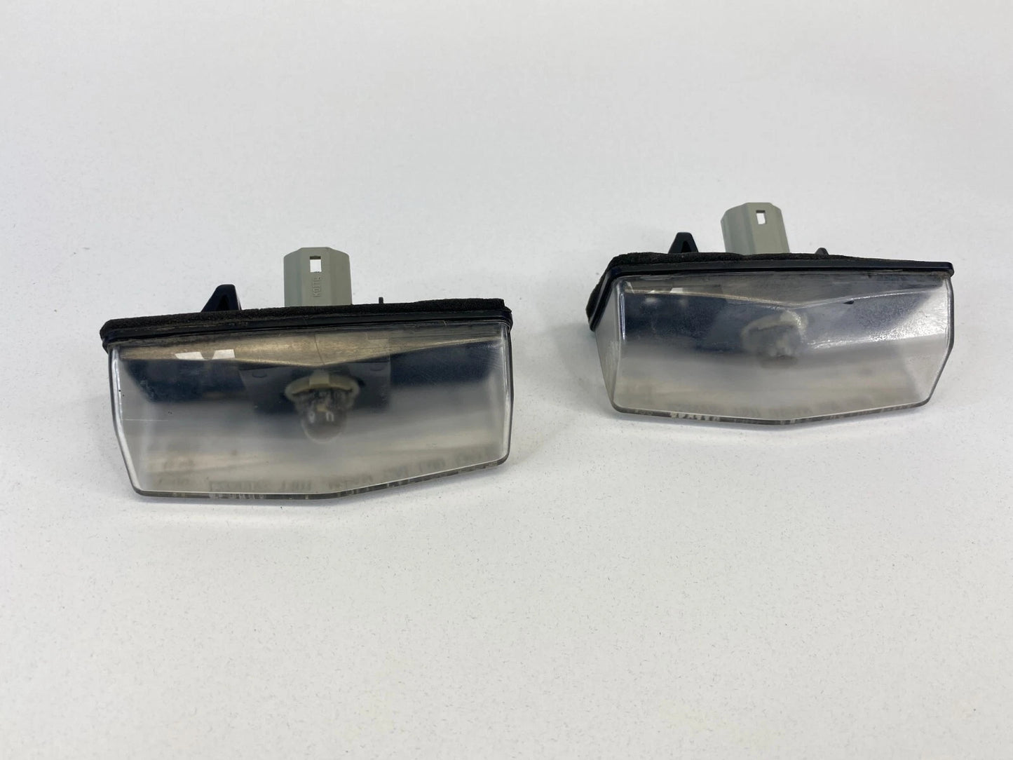2004-2015 TOYOTA PRIUS REAR TRUNK LICENSE PLATE LIGHT LAMP PAIR SET OEM