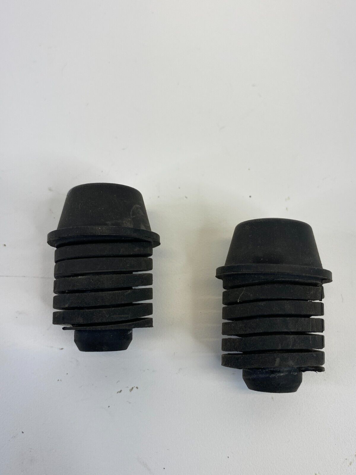 12-15 Chevrolet Captiva Sport Hood Rubber Cushion Buffer Stopper Bumper Pair OEM