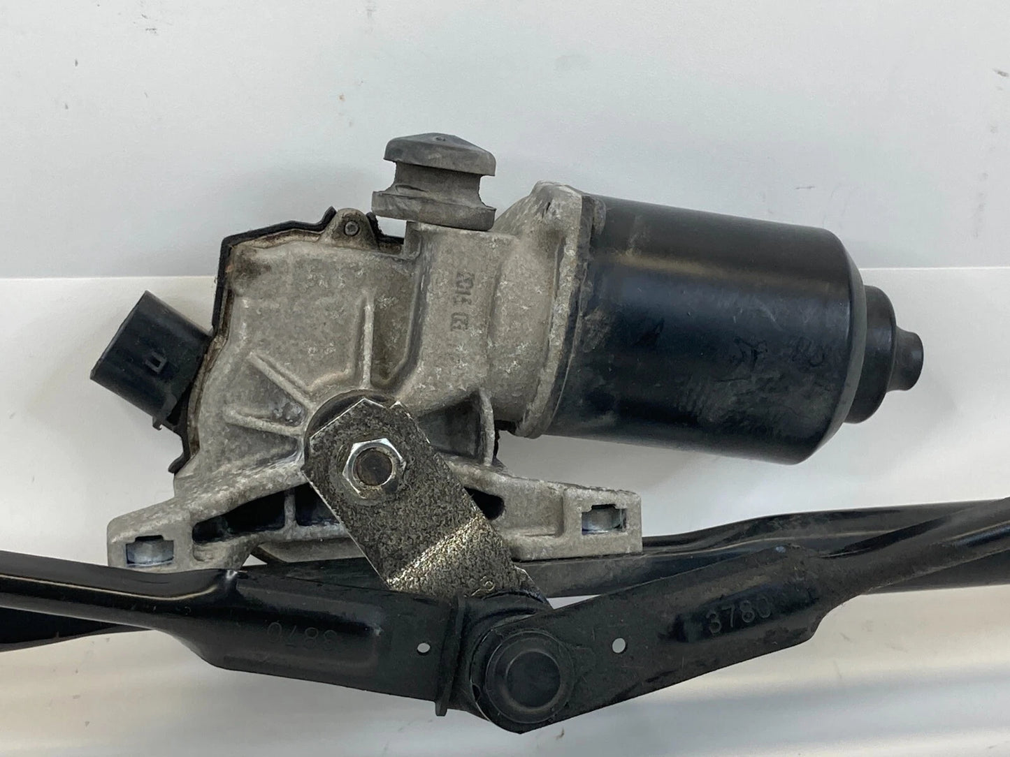 14-25 KIA SOUL FRONT WINDSHIELD WIPER MOTOR TRANSMISSION W/ LINKAGE 98100B20 OEM