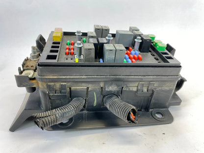 2004 2005 GMC ENVOY 4.2L RWD ENGINE FUSE BOX JUNCTION BLOCK PANEL ASSEMBLY OEM