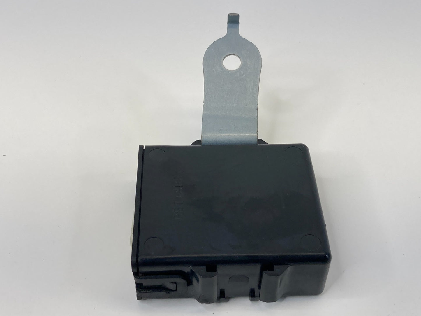 2004-2009 Toyota Prius Door Electric Oscillator Control Module Unit 89993-47011