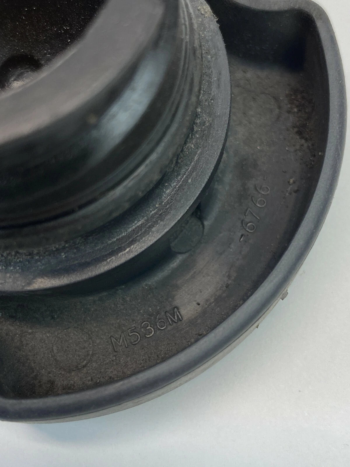 05-07 FORD FREESTYLE 06-12 FUSION 3.0L V6 DOHC 24V ENGINE OIL FILLER FLUID CAP