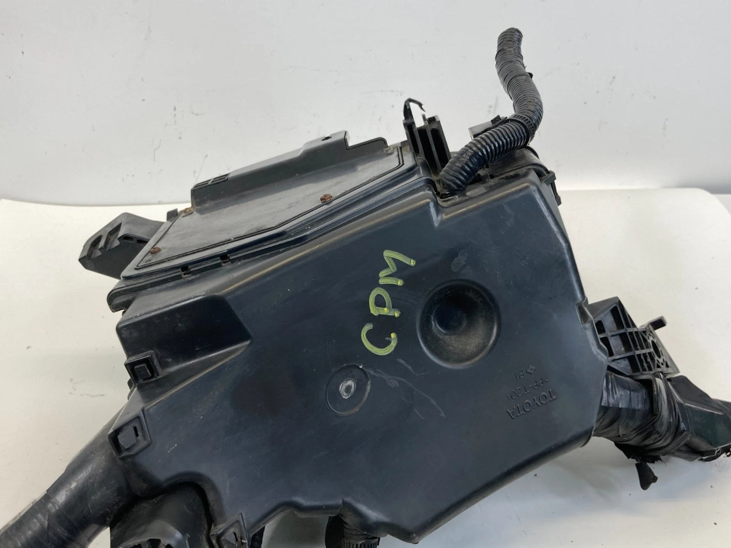 2008-2010 TOYOTA HIGHLANDER 3.5L V6 A/T ENGINE FUSE RELAY BOX COMPARTMENT OEM