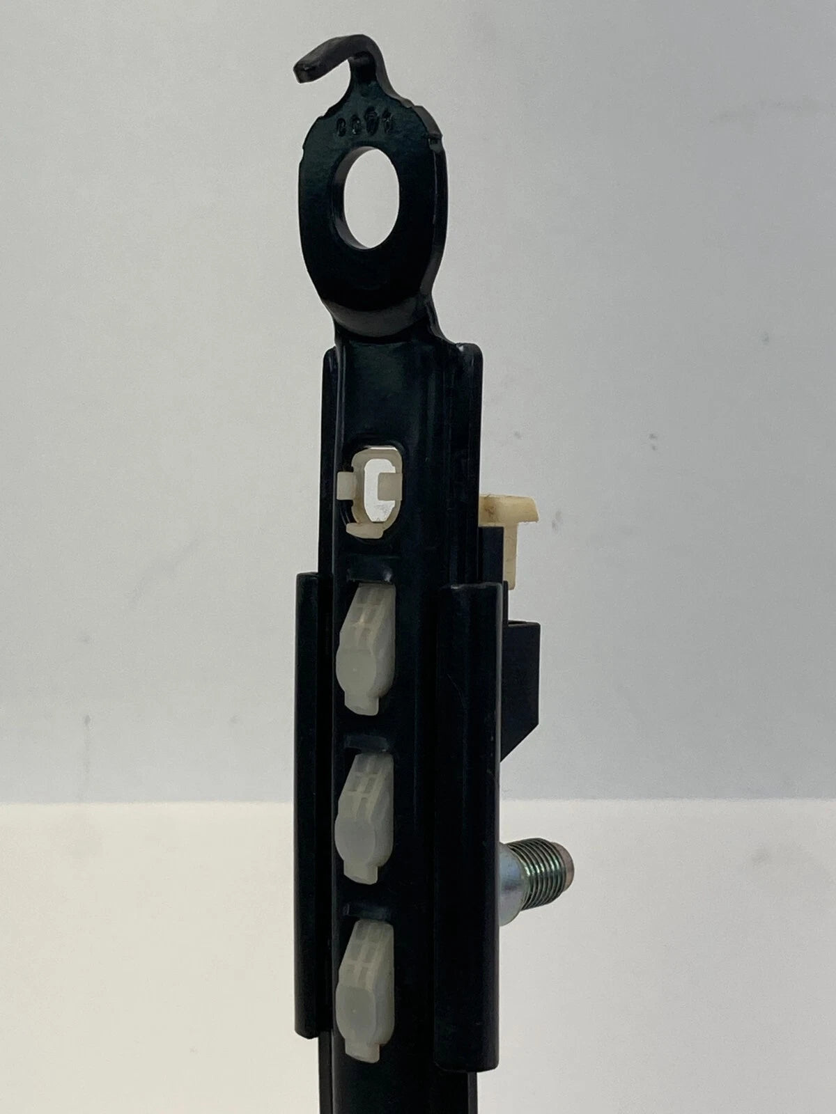 2007-2011 TOYOTA CAMRY SDN FRONT RIGHT PASSENGER SIDE SEAT BELT HEIGHT ADJUSTER