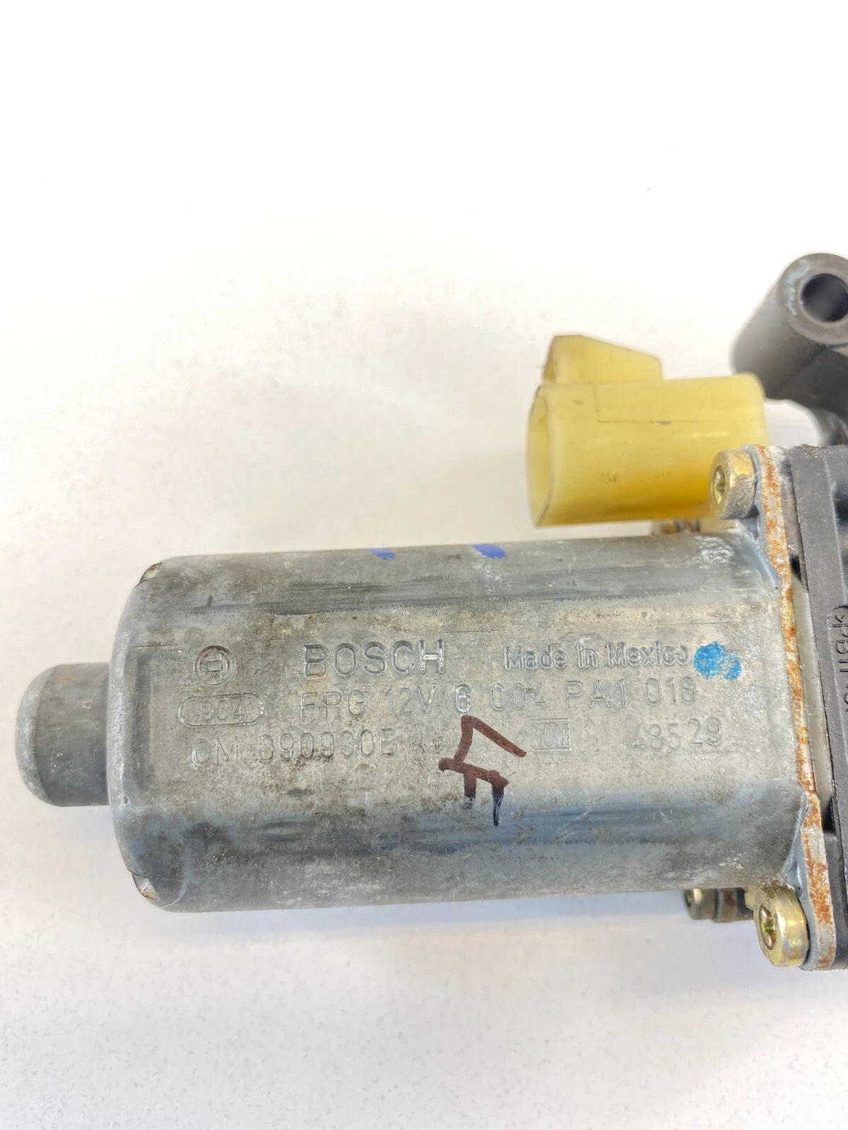 2000-2005 00-05 CHEVROLET IMPALA FRONT LEFT SIDE DOOR WINDOW MOTOR CM090930B OEM