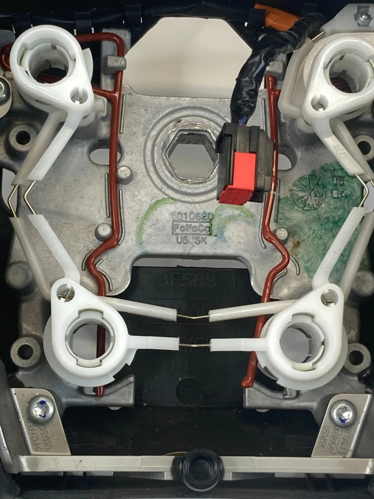 2009-2012 FORD FLEX STEERING WHEEL ASSY W/ CRUISE CONTROL PHONE SWITCH OEM