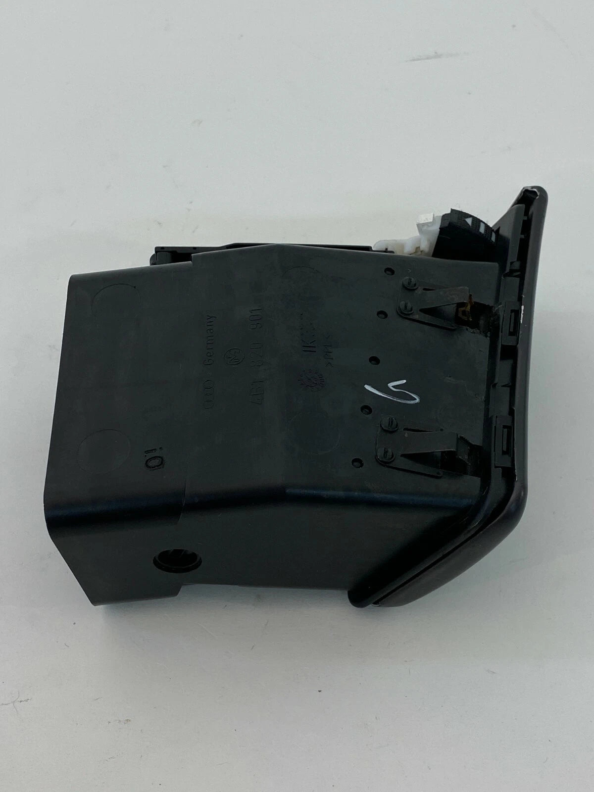 02-04 AUDI A6 01-05 ALLROAD QUATTRO FRONT LEFT DASH OUTER AC AIR VENT DUCT OEM