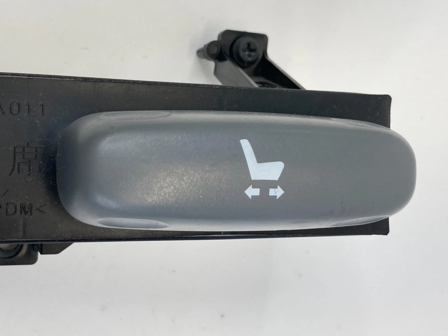 2005-2012 TOYOTA AVALON FRONT RIGHT PASSENGER SEAT ADJUSTER CONTROL SWITCH OEM