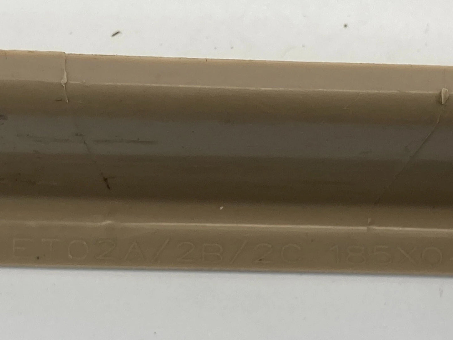 2007-2009 NISSAN SENTRA RIGHT INNER SIDE FRONT LEFT SEAT TRACK END COVER TRIM