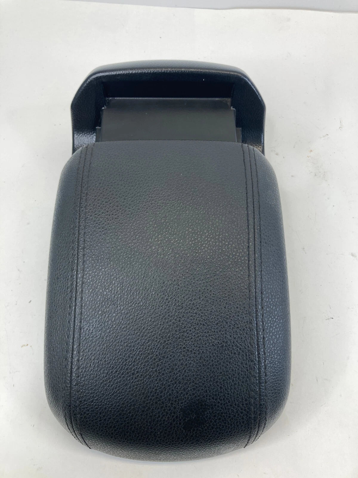 2011-2016 CHEVROLET CRUZE CENTER CONSOLE LID COVER TOP ARMREST ARM REST OEM