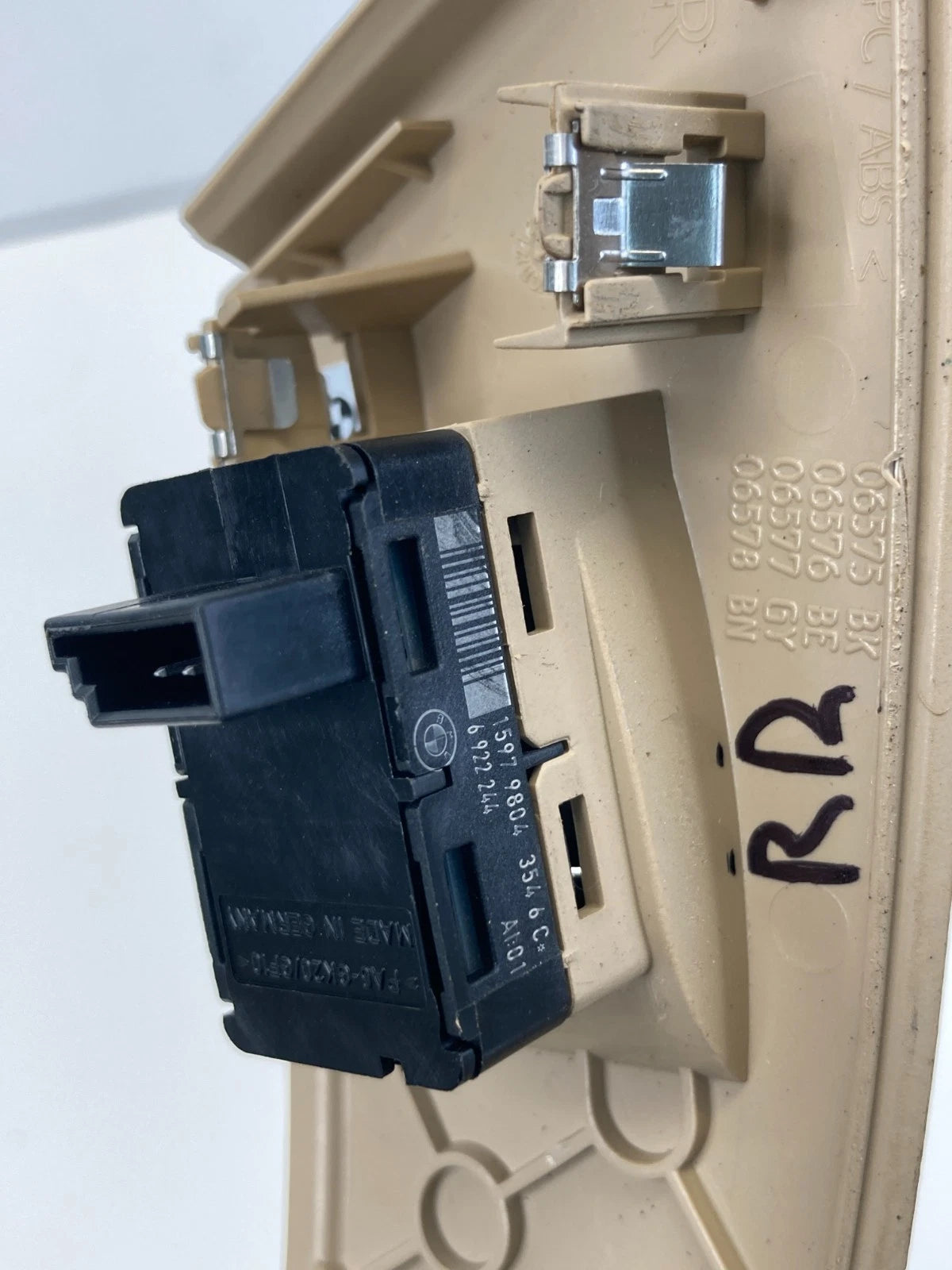 2004-2007 BMW 525I 530I REAR RIGHT DOOR POWER WINDOW SWITCH W BEZEL 6-951-967AI