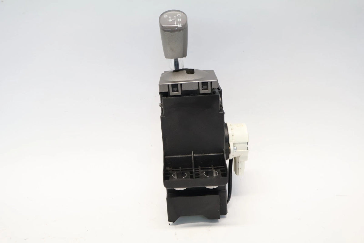 2004-2009 TOYOTA PRIUS AUTOMATIC TRANSMISSION GEAR SHIFT LEVER FRONT 89451-47030