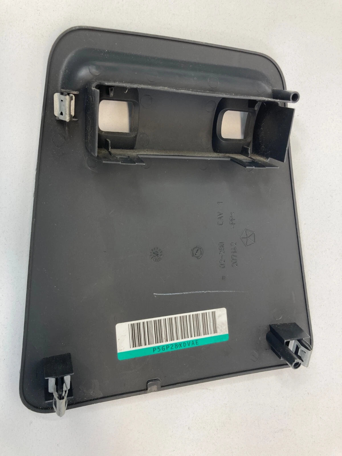 02-04 JEEP LIBERTY CENTER CONSOLE REAR WINDOW SWITCH PANEL COVER P5GP28XDVAE