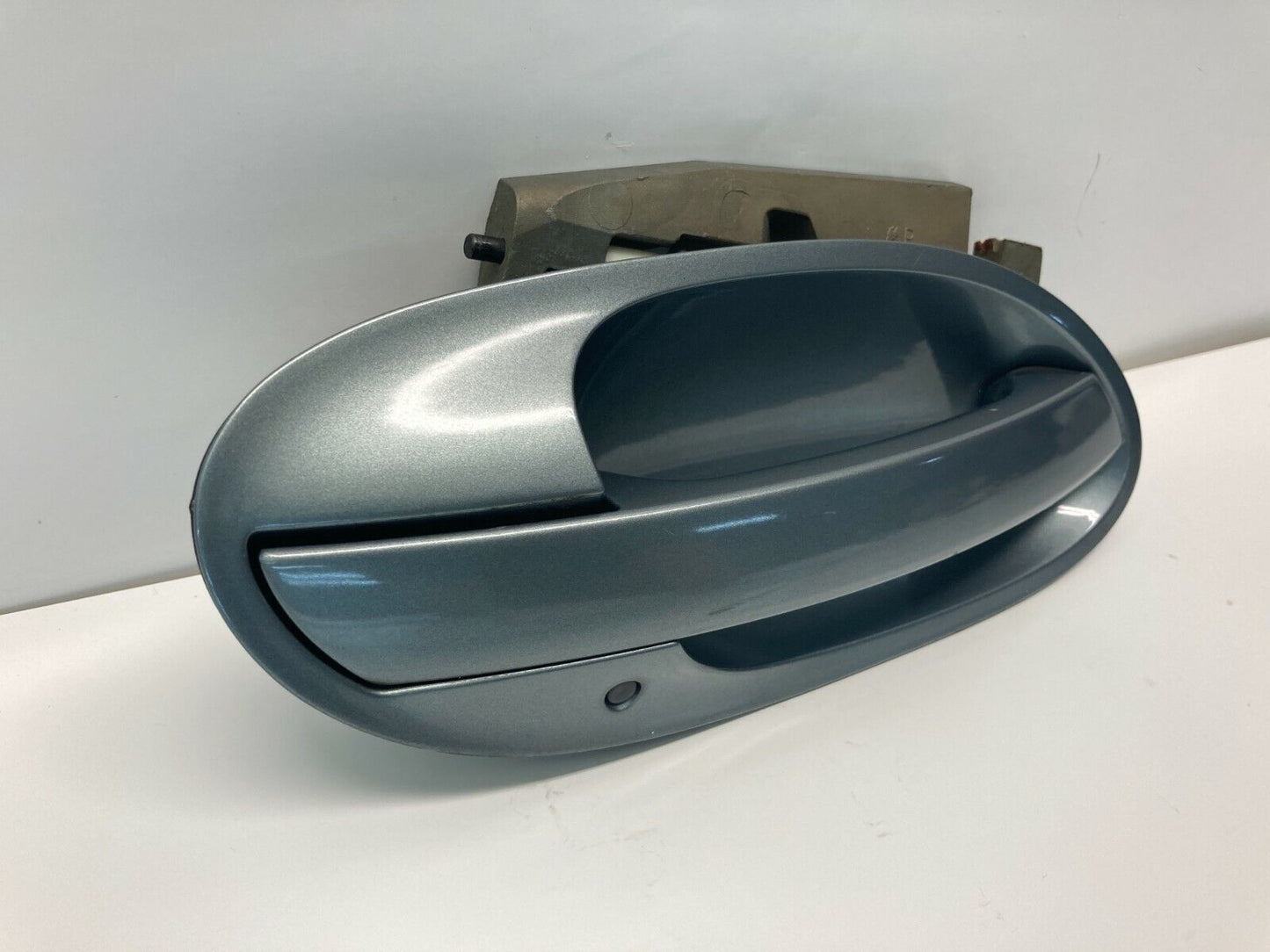 02-04 BMW 745i 745Li 03 04 760Li Rear Right Side Exterior Door Handle Assembly