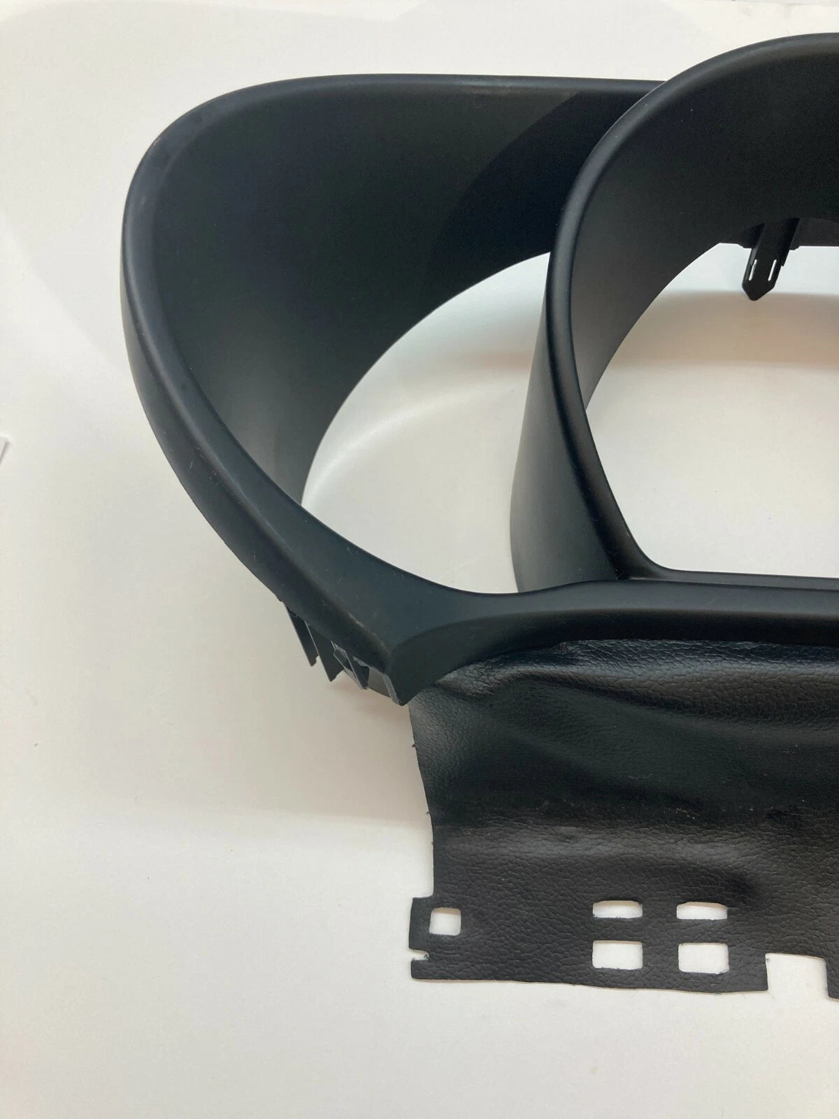 14-19 KIA SOUL SPEEDOMETER INSTRUMENT CLUSTER DASH BEZEL TRIM COVER 84830-B2000