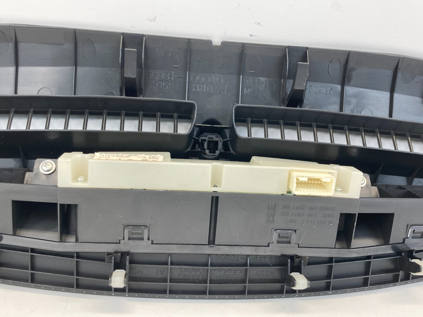 07-11 Toyota Camry Upper Dash Defroster Vent Grill Trim Panel 55981-06040 OEM