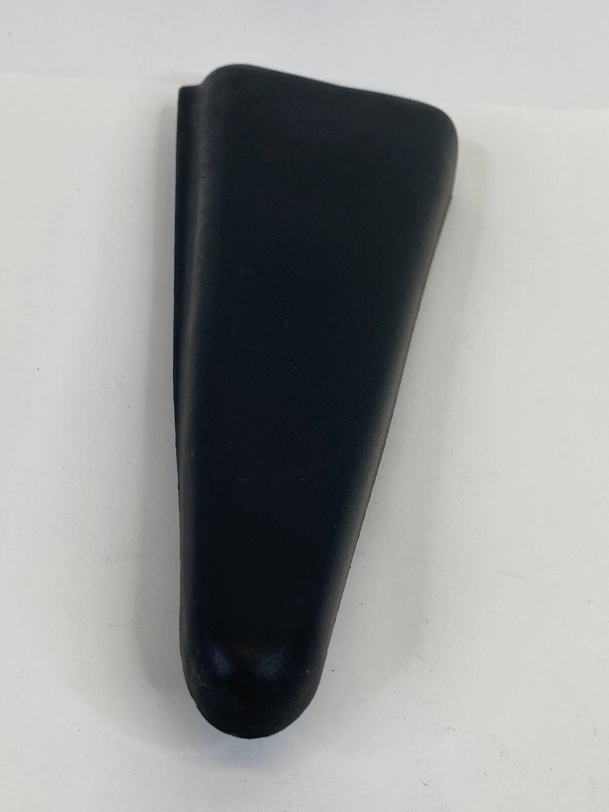 01-10 CHRYSLER PT CRUISER REAR RIGHT INNER DOOR WINDOW CORNER COVER 0SA66TRMAC