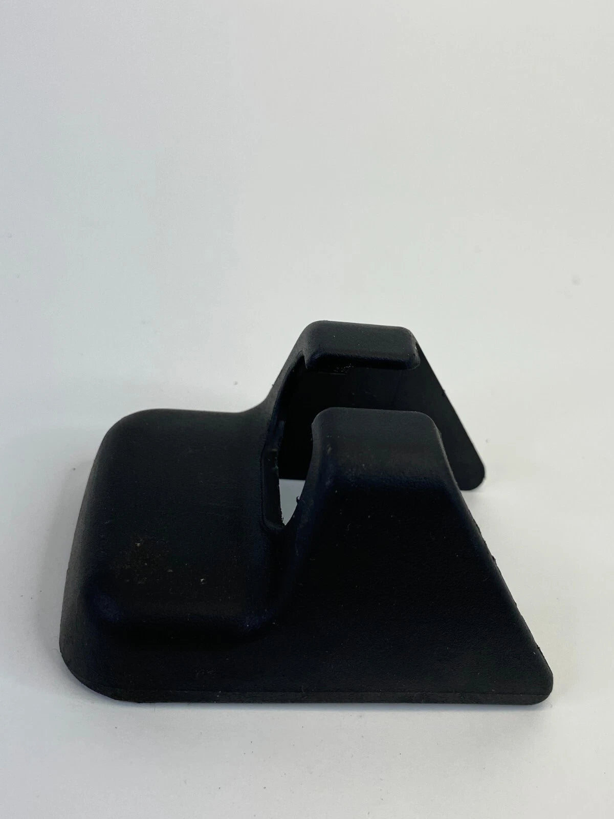2003 04 05 06 07 2008 TOYOTA COROLLA SEDAN FRONT RIGHT SEAT TRACK END COVER TRIM