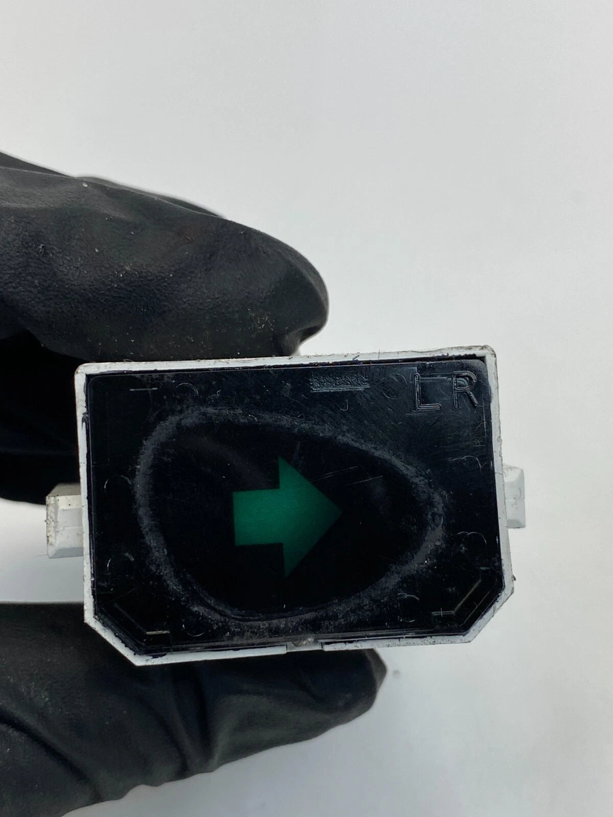1998-2005 LEXUS GS300 RIGHT SIDE DASH TURN SIGNAL INDICATOR LIGHT LAMP OEM