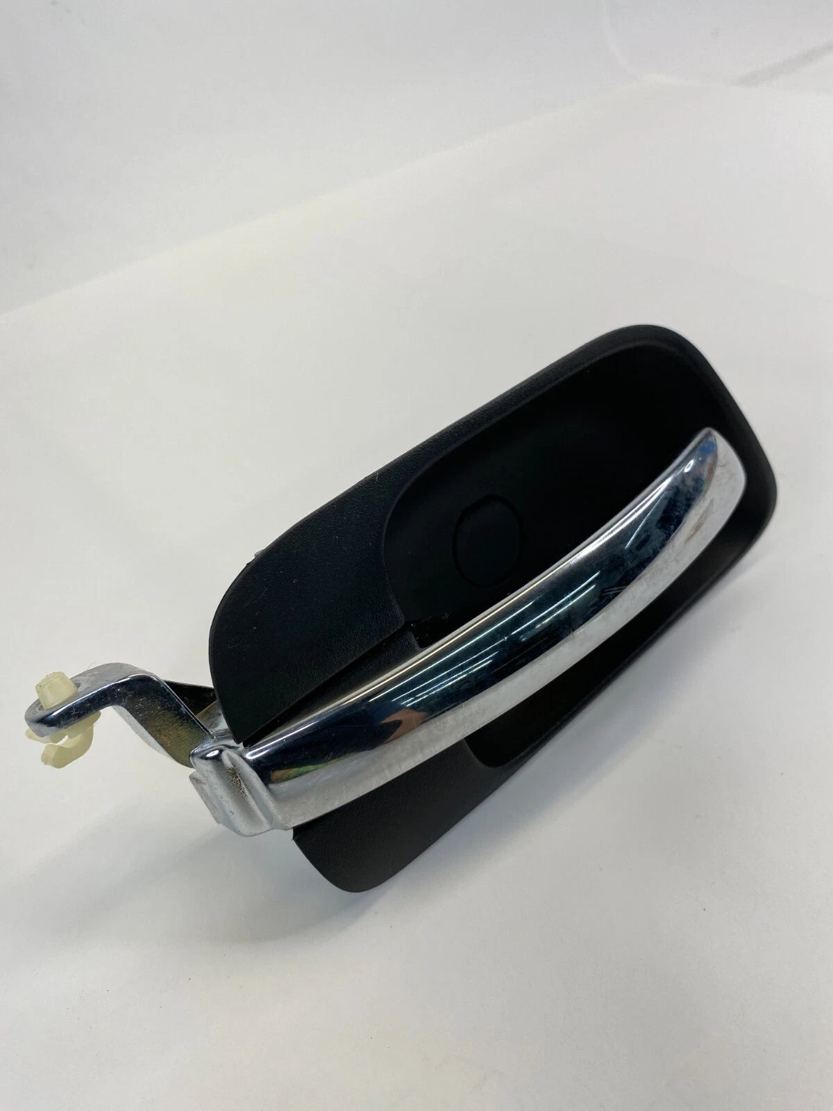 2005-2007 CHRYSLER 300 REAR RIGHT BACK SIDE DOOR INTERIOR DOOR HANDLE 1070402