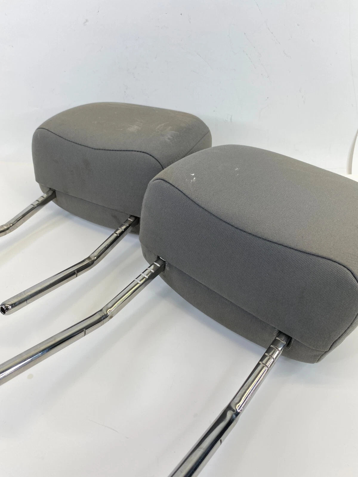 13-15 CHEVROLET MALIBU FRONT RIGHT & LEFT SEAT HEADREST HEAD REST PAIR SET OEM