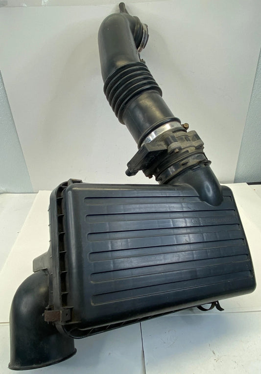 98-02 ISUZU TROOPER 3.5L AIR FILTER CLEANER BOX HOUSING INTAKE HOSE 897160669