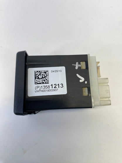 13-16 CADILLAC ATS CTS CENTER CONSOLE DUAL USB AUX SD CARD PORT ASSY 1358121 OEM