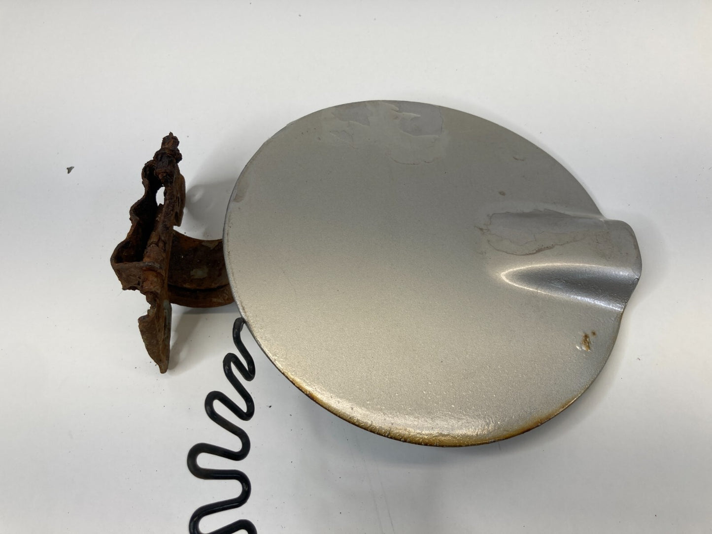 2004-2012 Chevrolet Colorado GMC Canyon Fuel Filler Gas Door Lid w/ Cap OEM