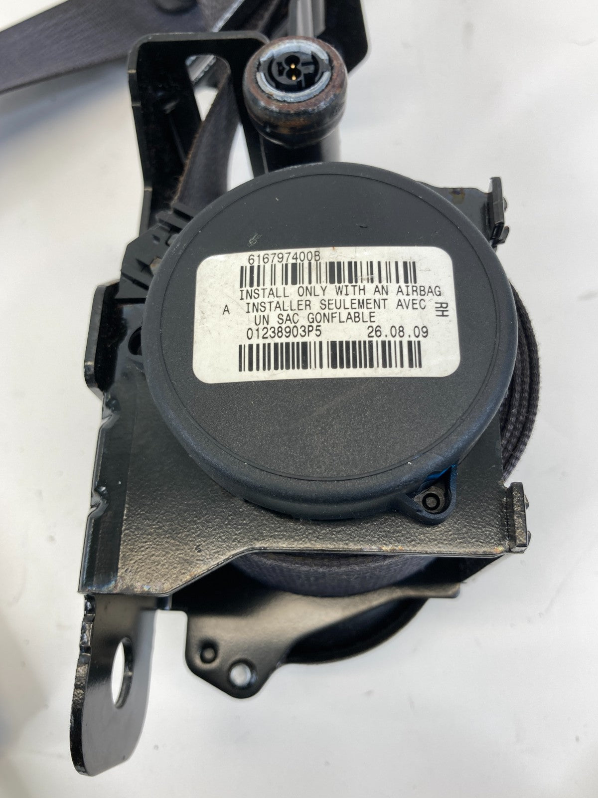 2009-2016 GMC Acadia Front Right Side Seat Belt Retractor Pretensioner 15903263