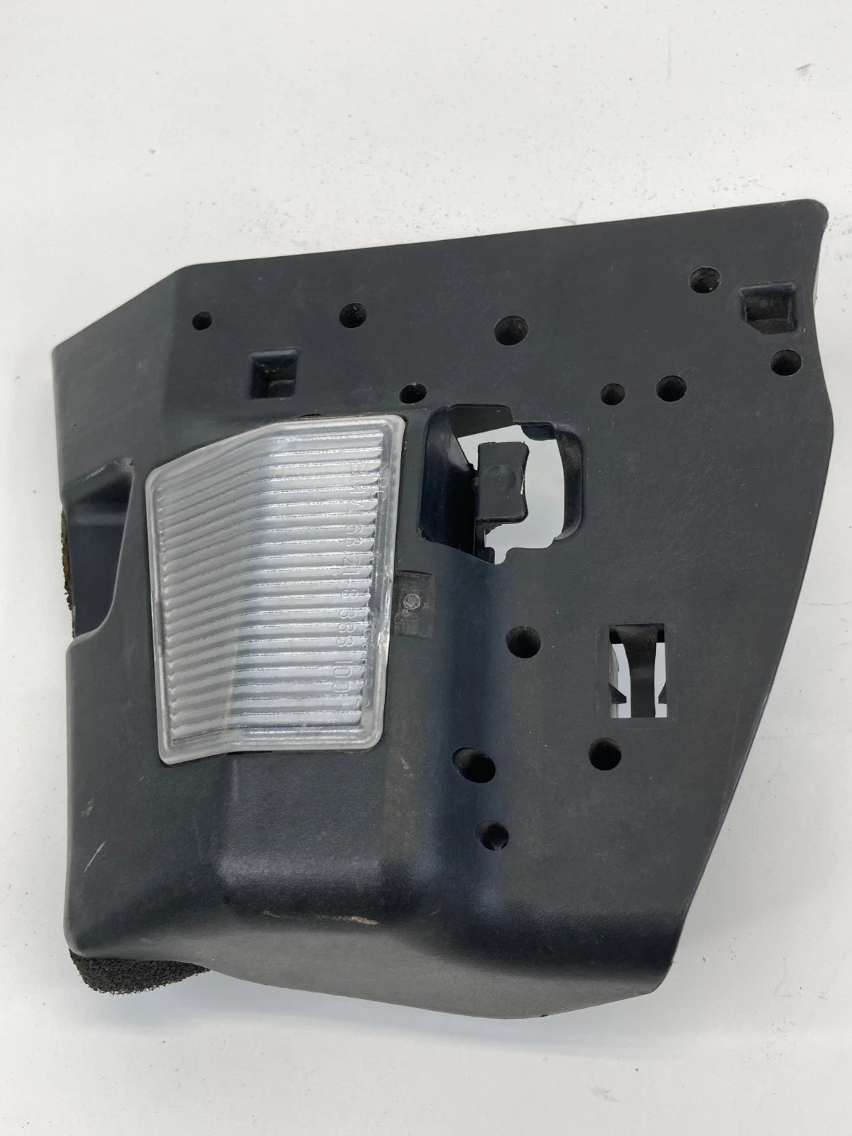 99 00 BMW 323I SEDAN REAR RIGHT TAIL LIGHT CARRIER BULB HOLDER 63218383100 OEM