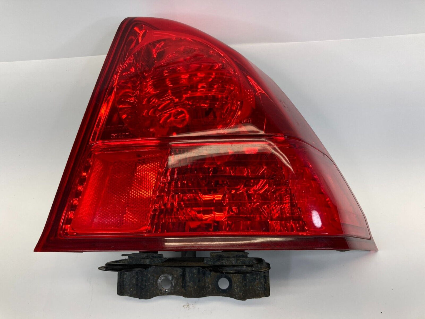 2003-2005 Honda Civic Sedan Rear Right Passenger Side Outer Tail Light Taillight