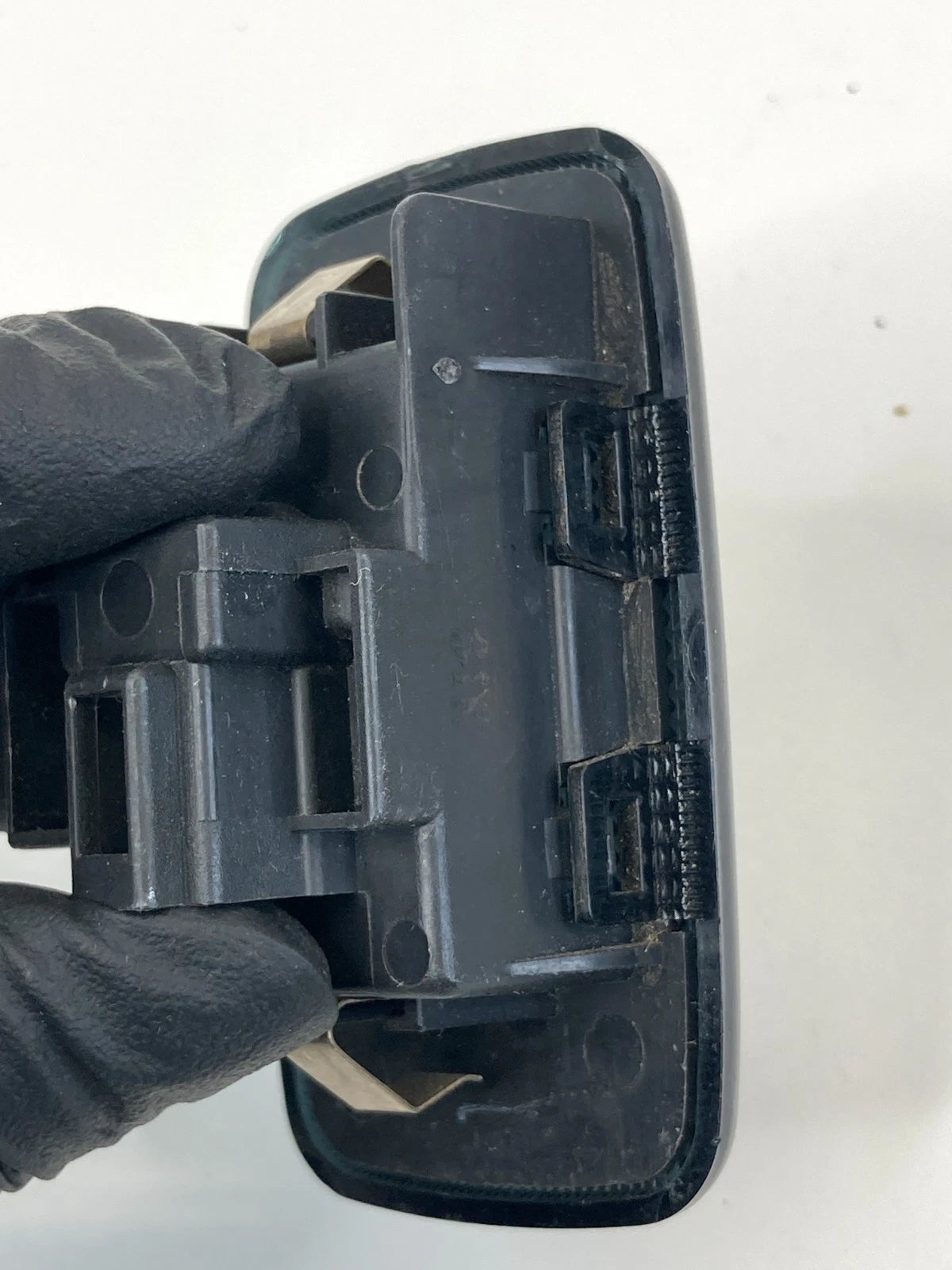 2006 07 08 09 INFINITI M35 FRONT SIDE UNDER DASH DASHBOARD LID DIM LIGHT