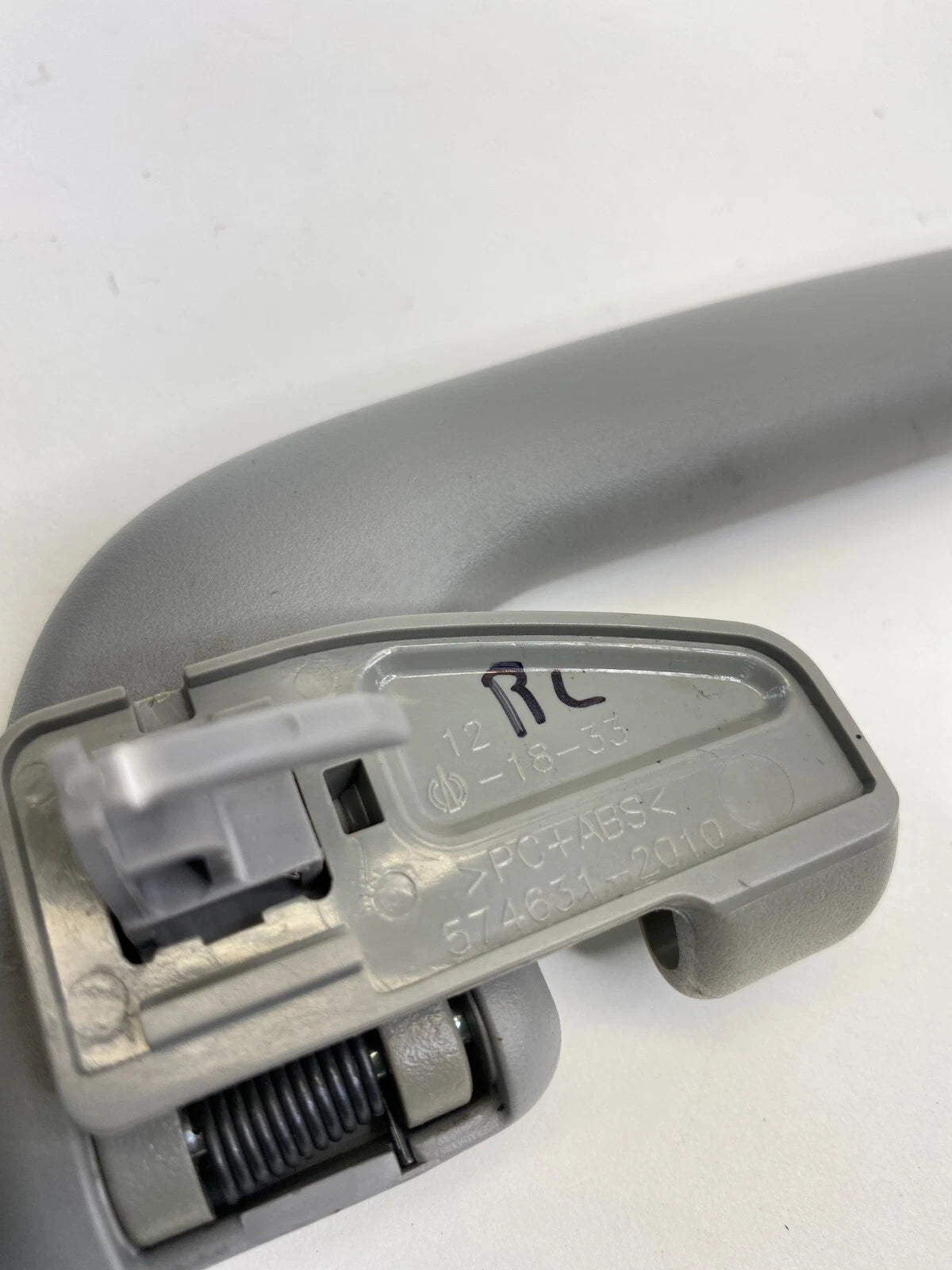 06-12 TOYOTA RAV4 REAR LEFT ROOF GRAB ASSIST HANDLE WITH HOOK OEM 574631-2010