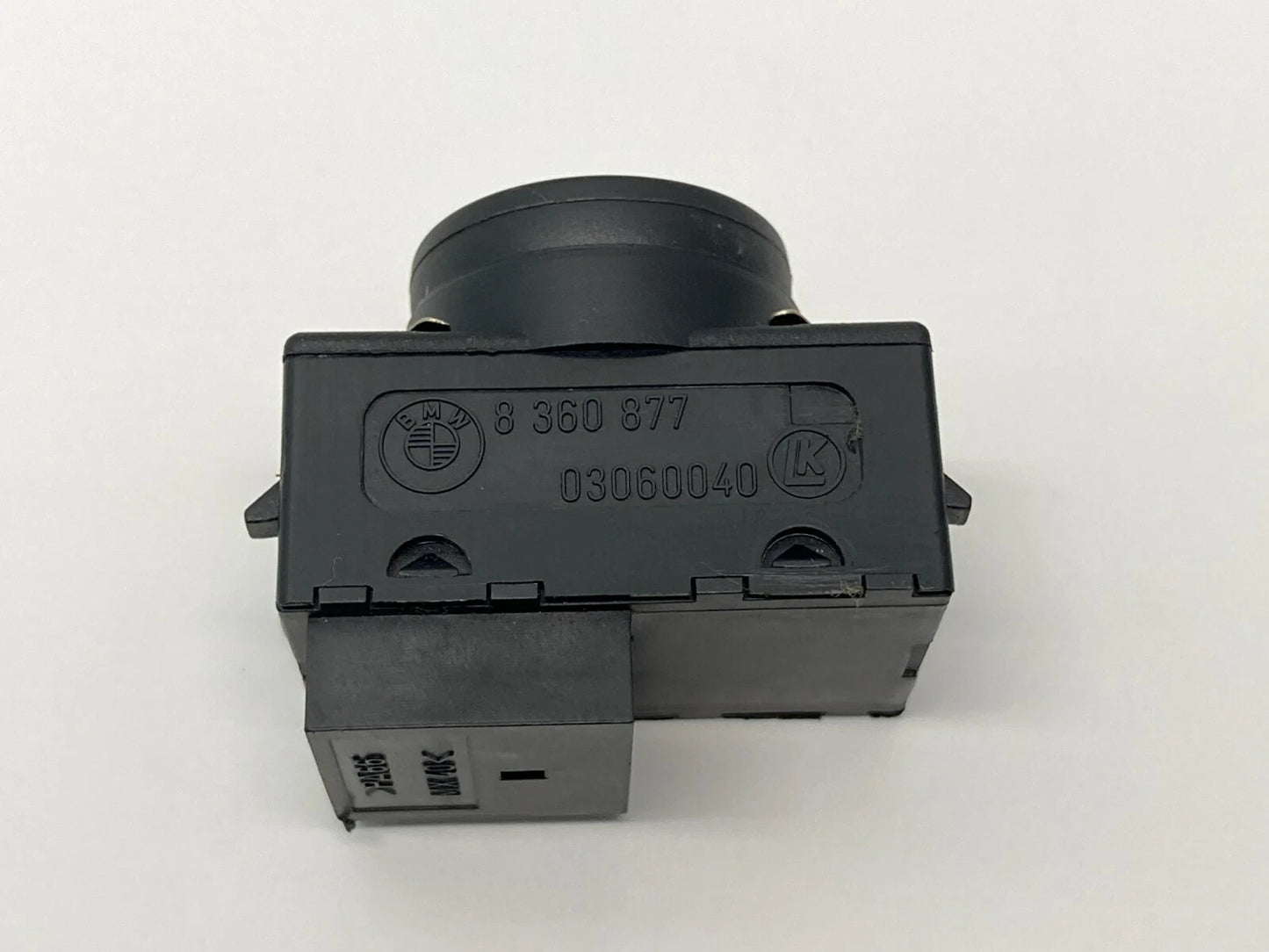 2000-2013 BMW X5 FRONT RIGHT LUMBAR SUPPORT SEAT SWITCH CONTROL BUTTON 8360877
