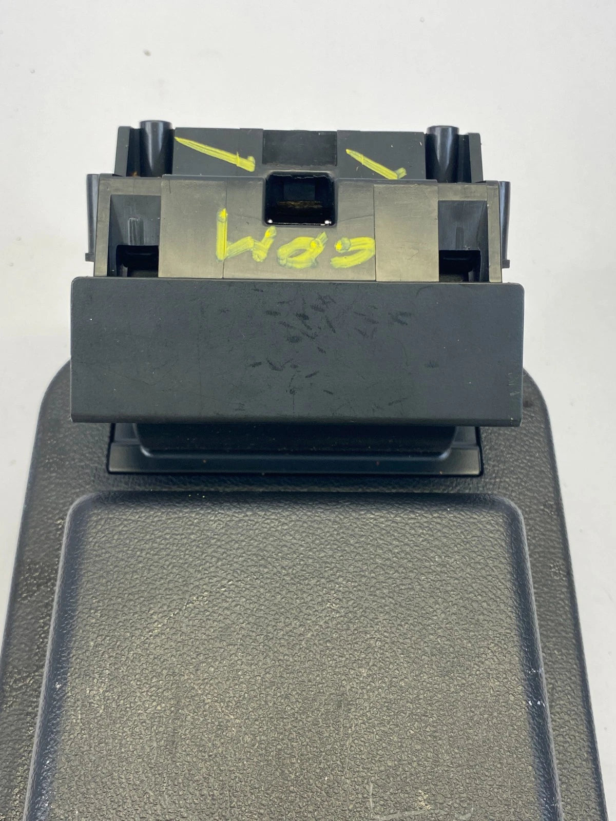 2010-2013 KIA FORTE CENTER CONSOLE ARMREST ARM REST TOP LID COVER ASSY OEM